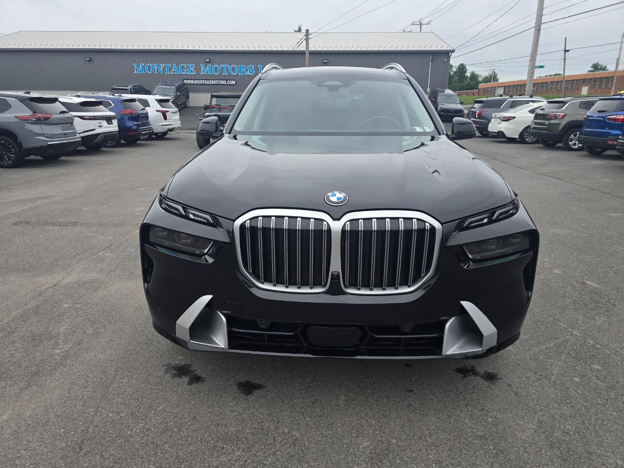 BMW X7 xDrive40i Sports Activity Vehicle 2026