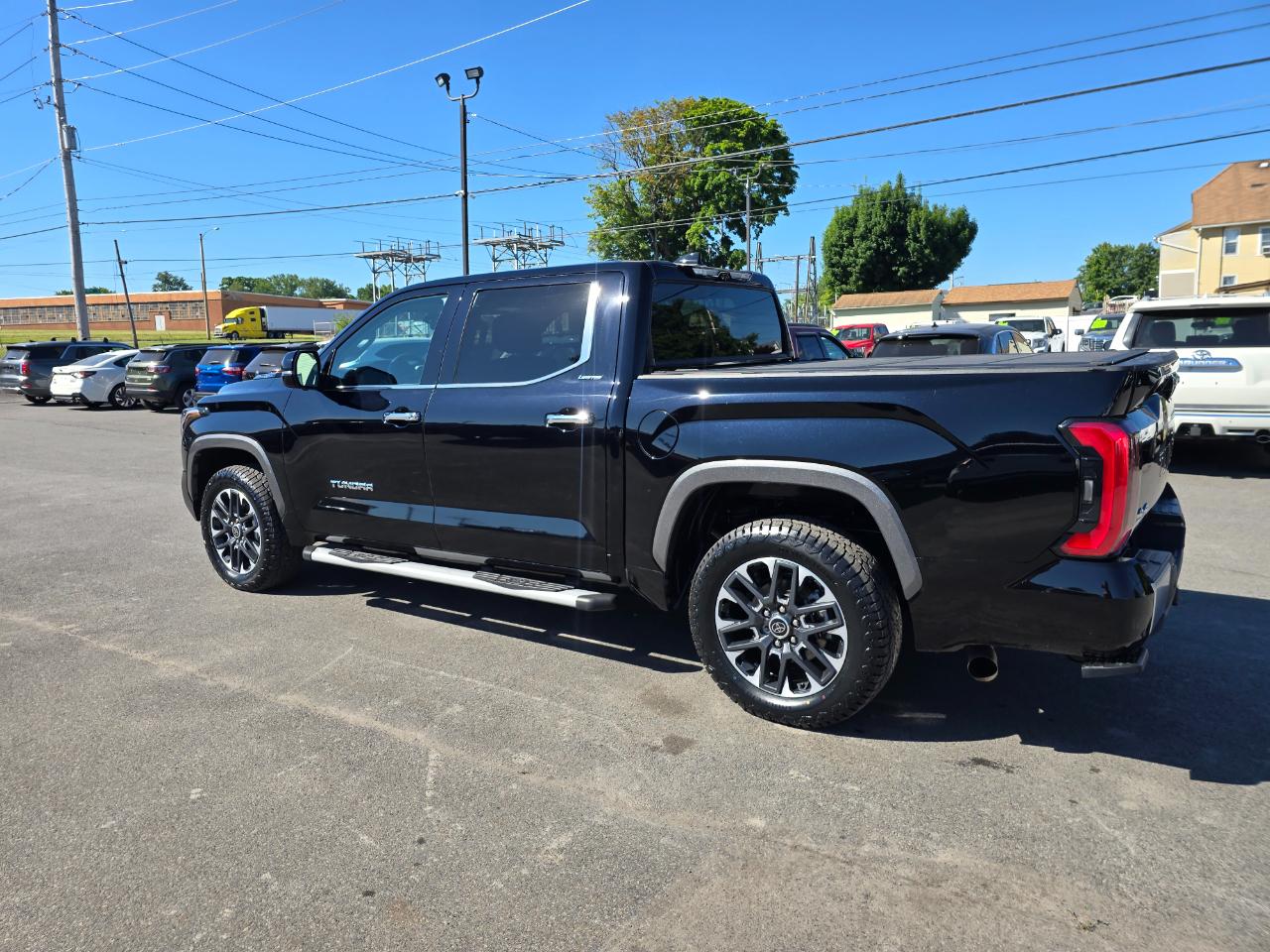 Toyota Tundra 4WD  2023
