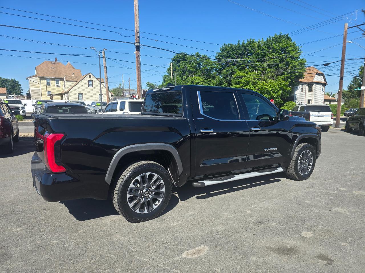 Toyota Tundra 4WD  2023