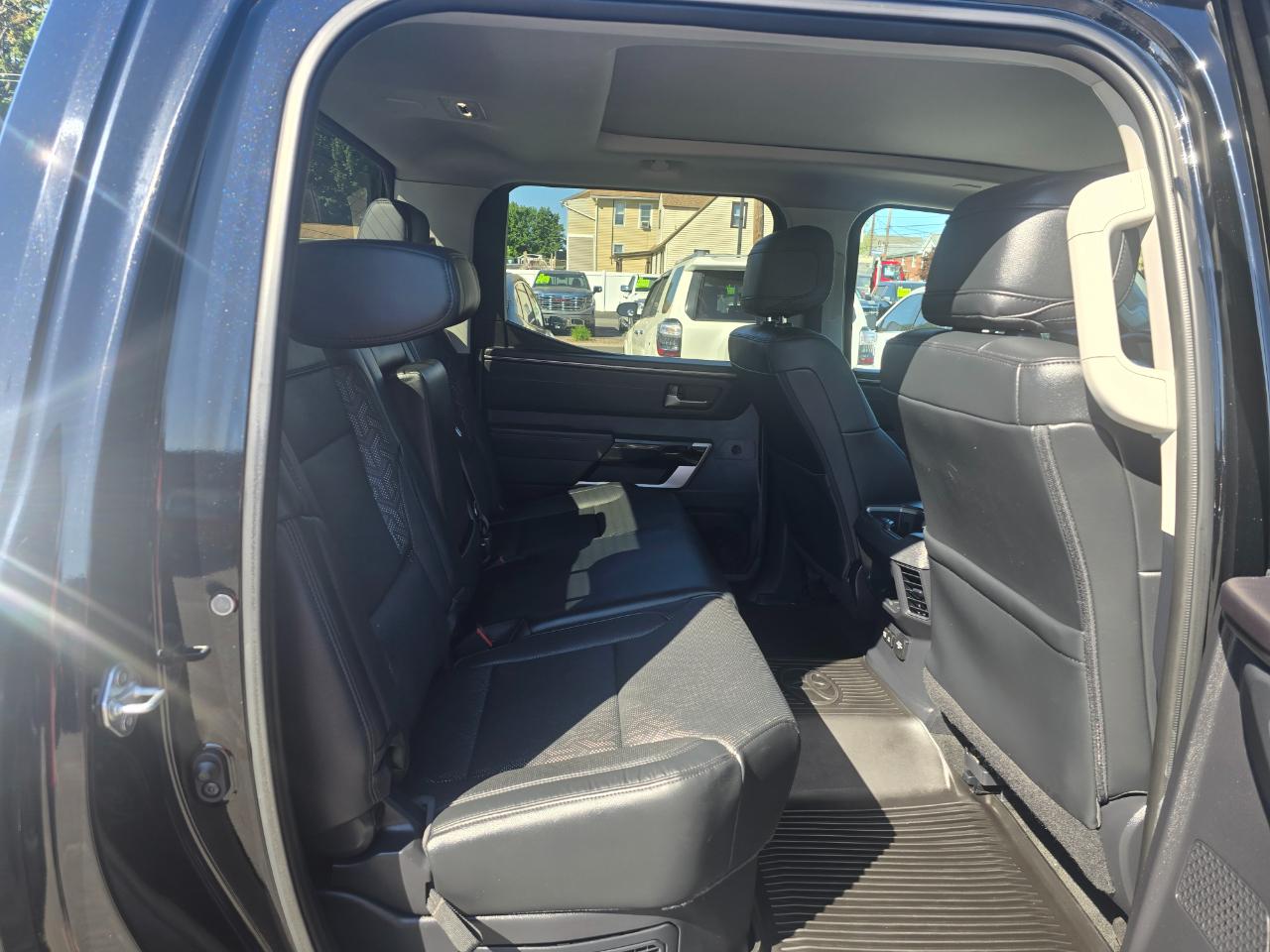 Toyota Tundra 4WD  2023