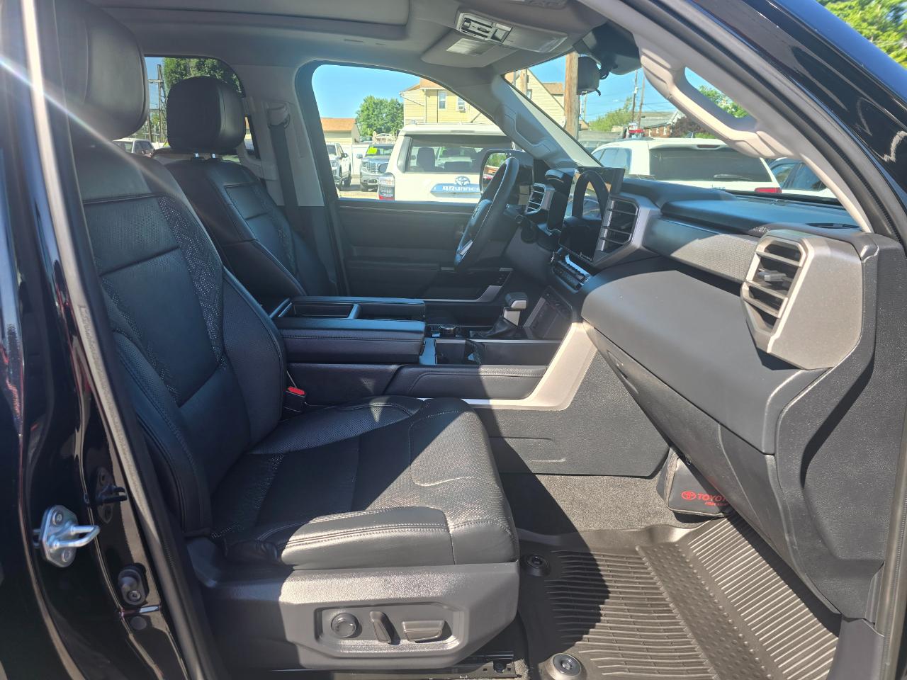Toyota Tundra 4WD  2023