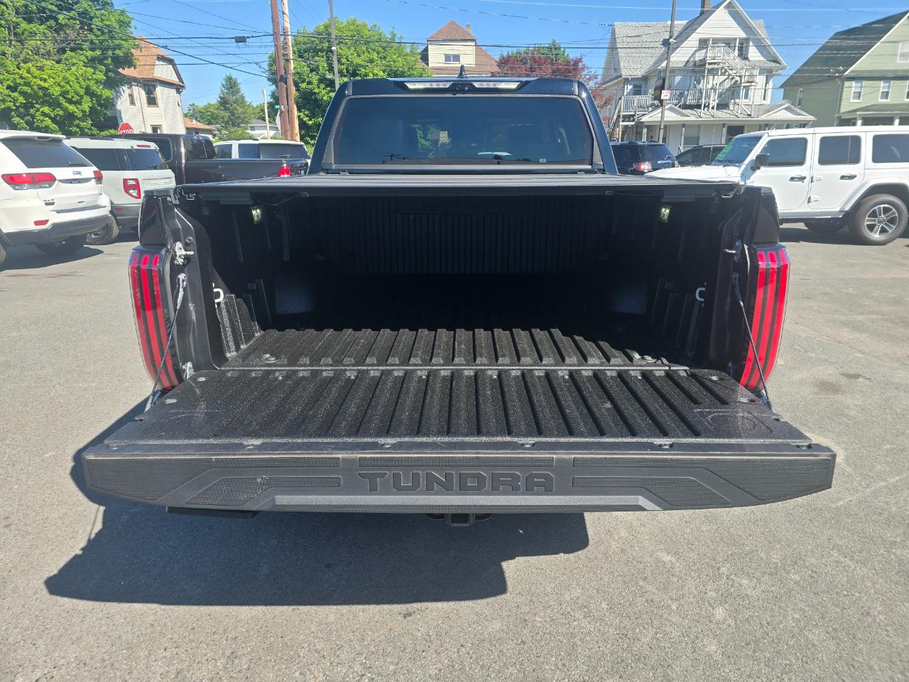 Toyota Tundra 4WD  2023