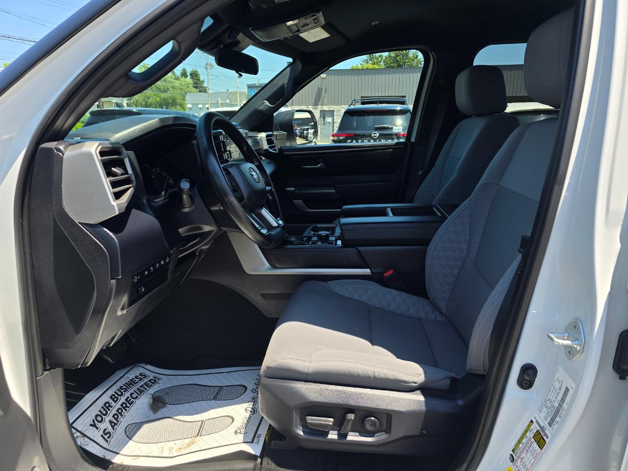 Toyota Tundra 4WD  2025
