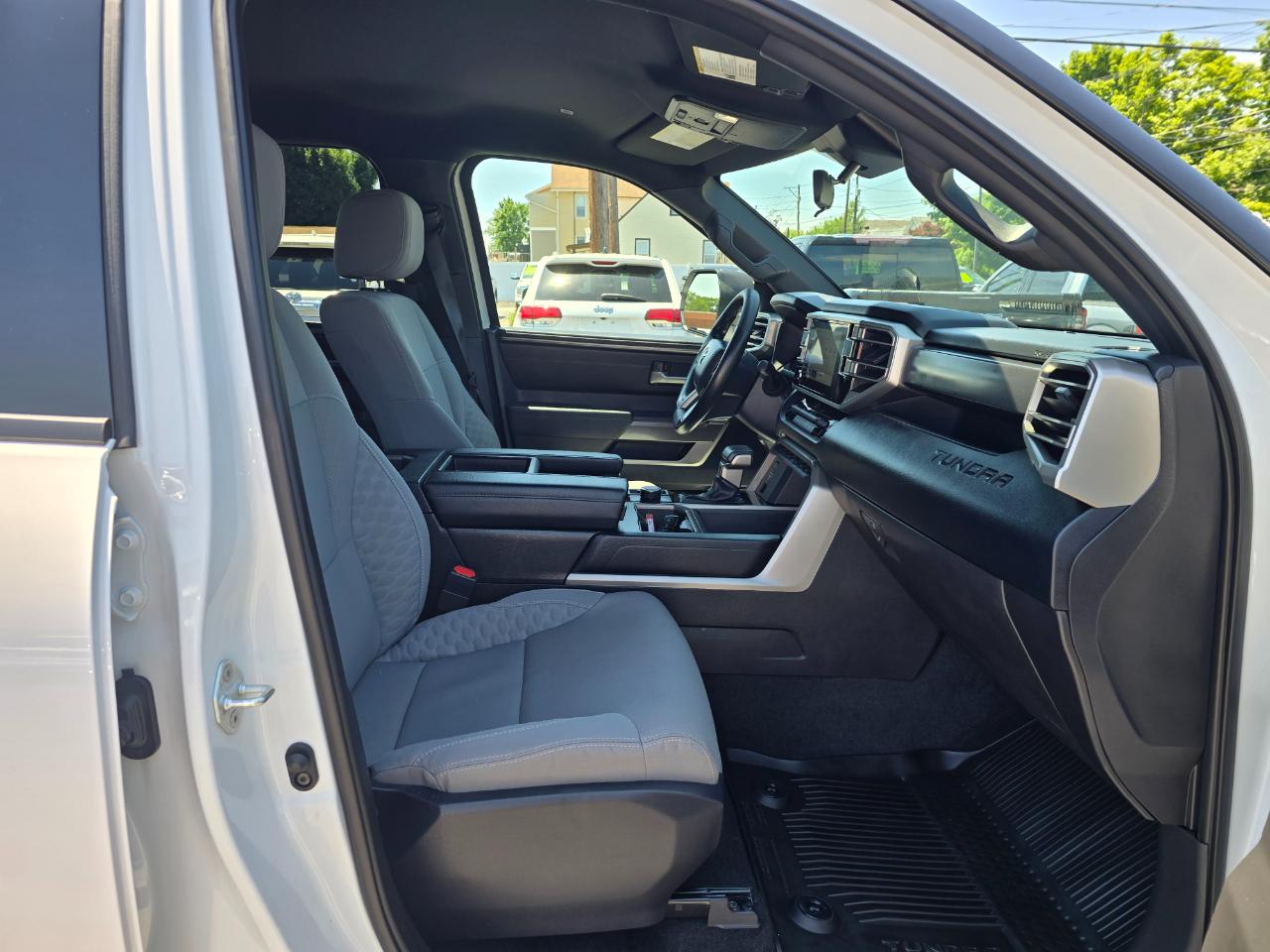 Toyota Tundra 4WD  2025