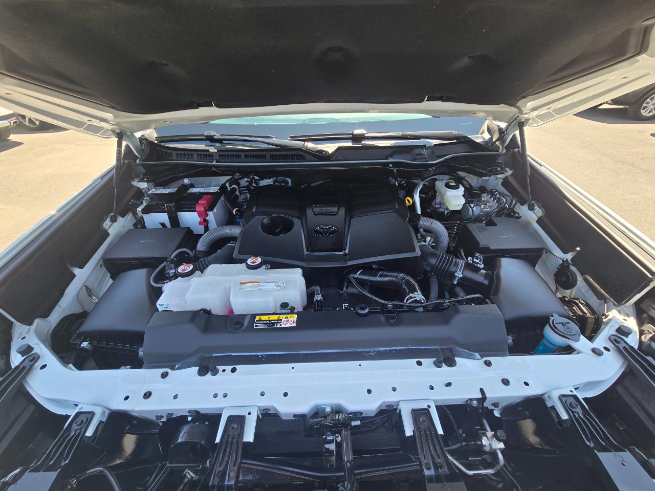 Toyota Tundra 4WD  2025