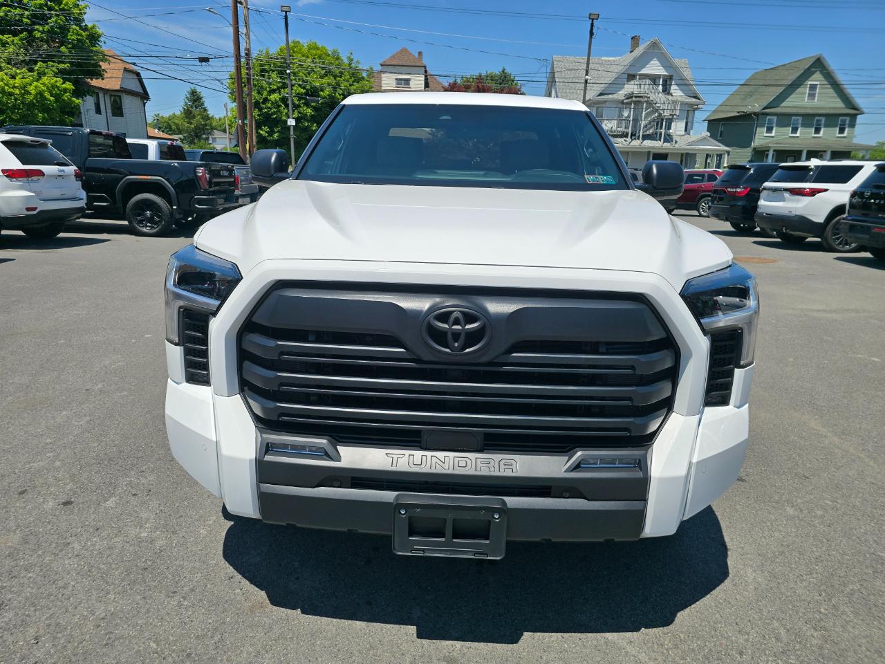 Toyota Tundra 4WD  2025