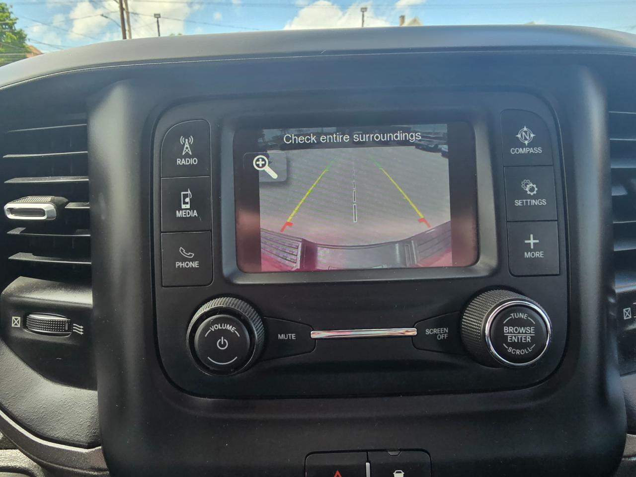 RAM 3500 Tradesman 4x4 Reg Cab 8' Box 2019