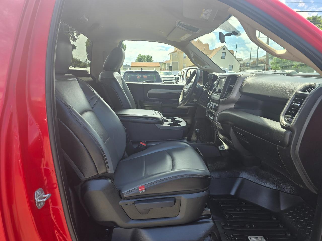 RAM 3500 Tradesman 4x4 Reg Cab 8' Box 2019