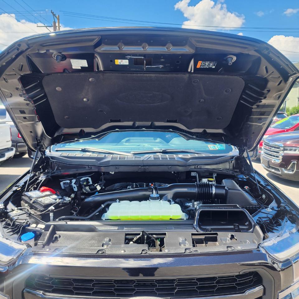 Ford F-150 Lariat 4WD SuperCrew 5.5' Box 2026