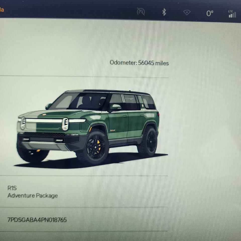 Rivian R1S Adventure Quad-Motor Large Pack 2023