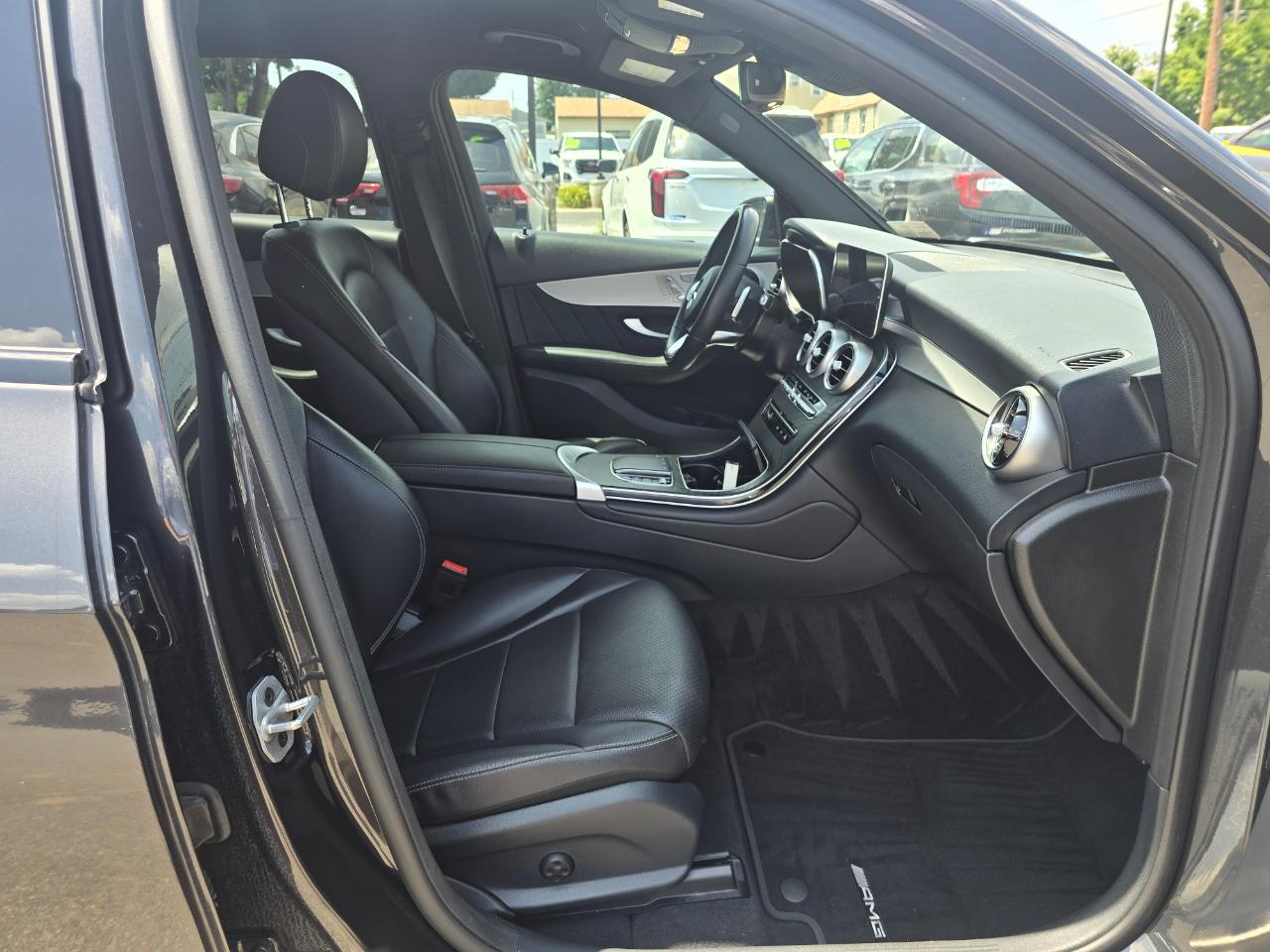 Mercedes-Benz GLC GLC 300 4MATIC SUV 2022