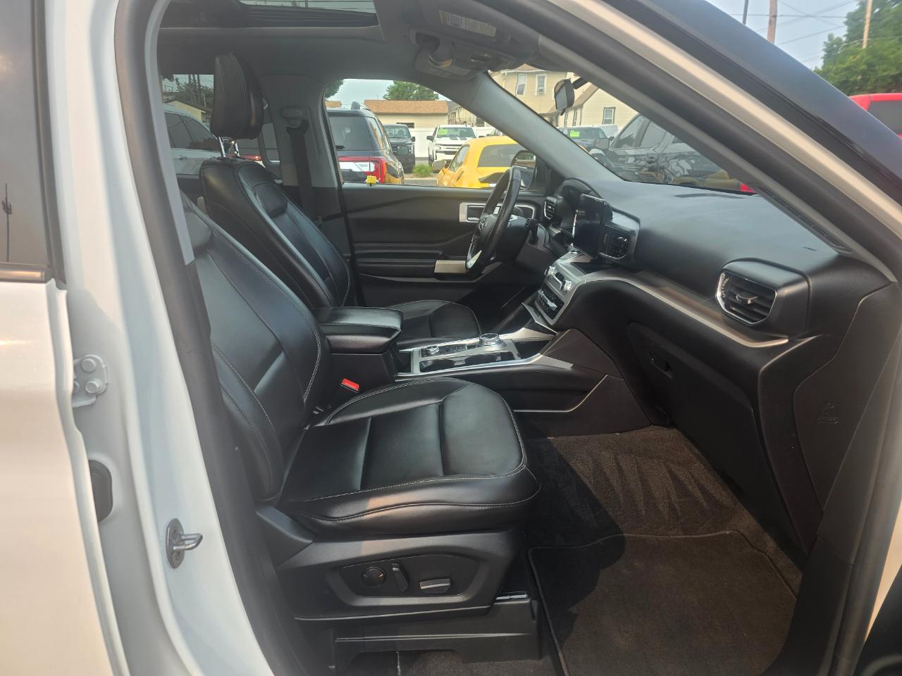Ford Explorer XLT 4WD 2022