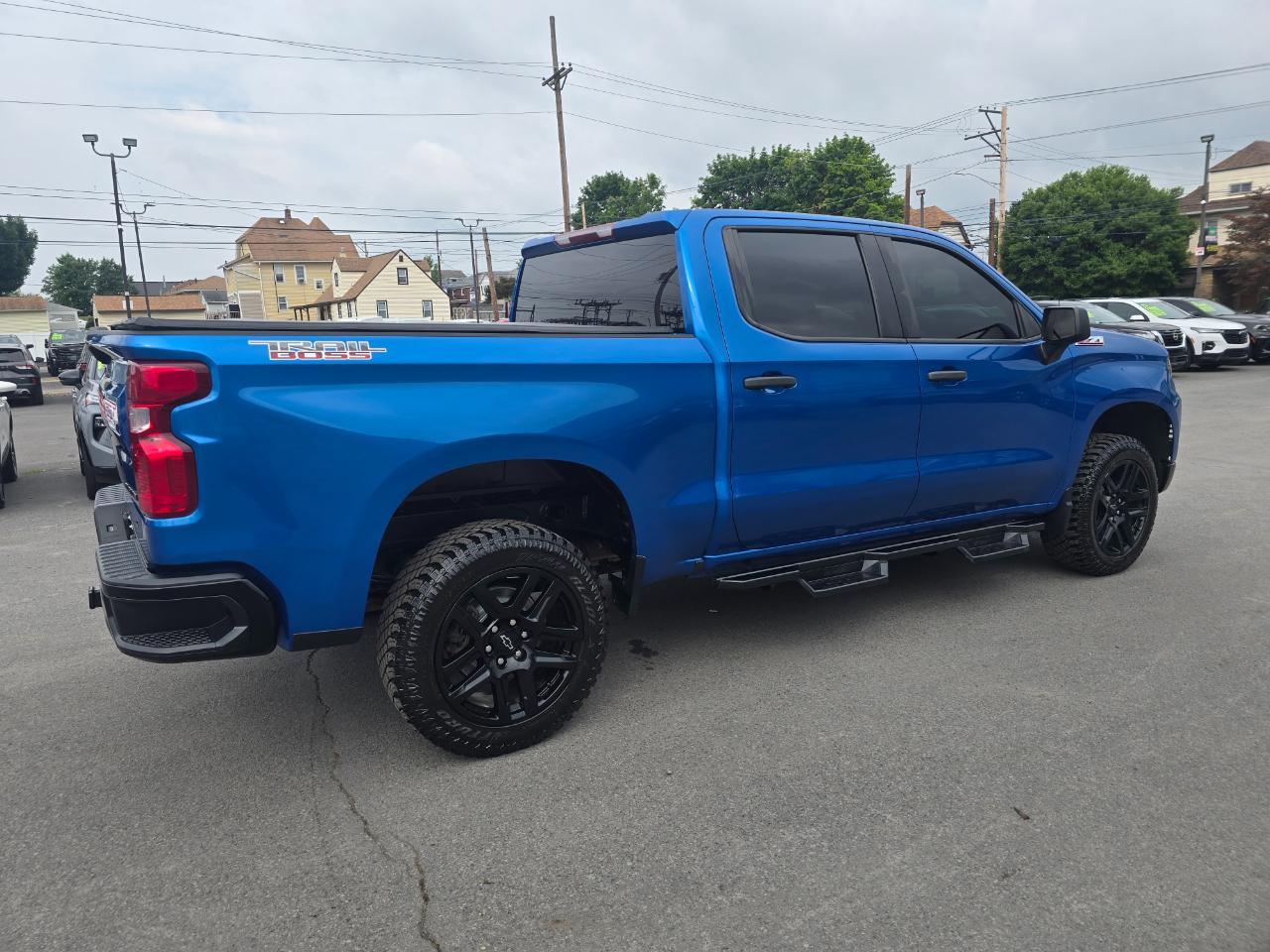 View vehicle photo 4