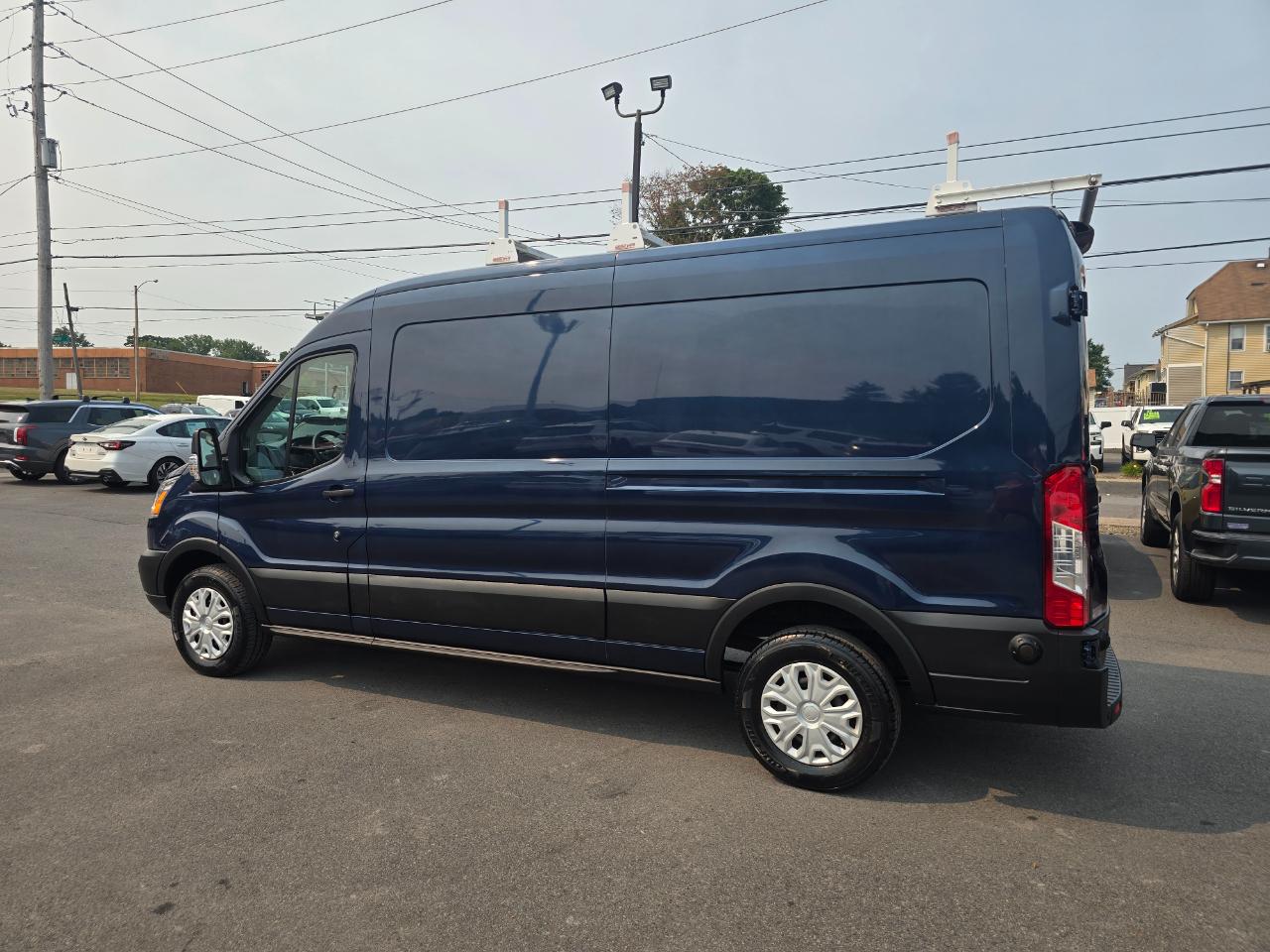 Ford Transit Van T-250 148" Med Rf 9000 GVWR Sliding RH Dr 2019