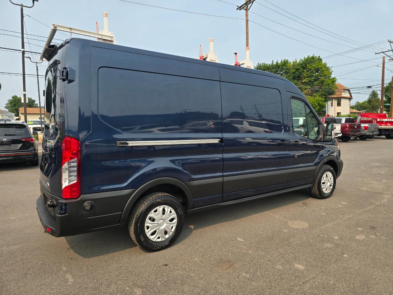 Ford Transit Van T-250 148" Med Rf 9000 GVWR Sliding RH Dr 2019