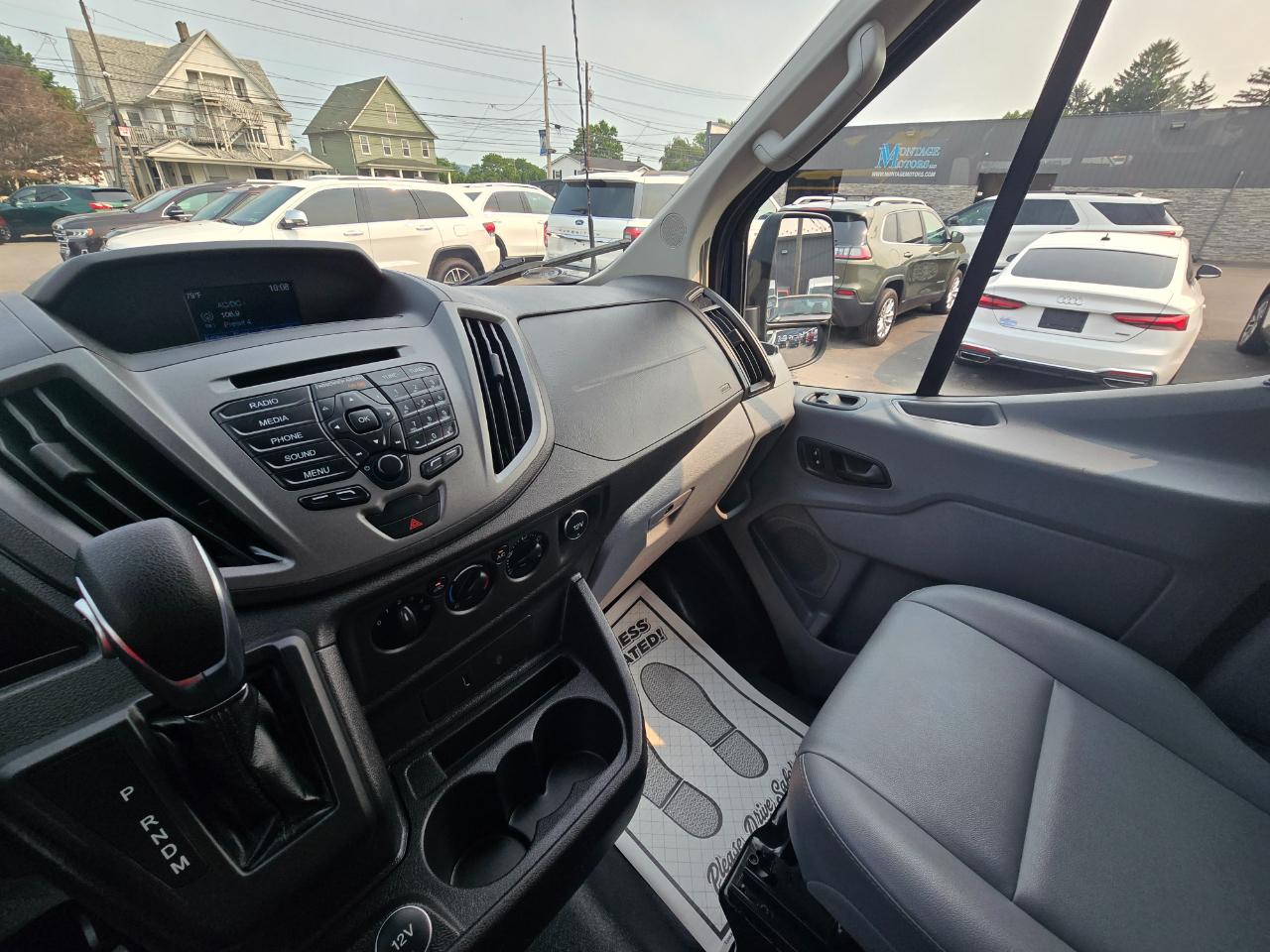 Ford Transit Van T-250 148" Med Rf 9000 GVWR Sliding RH Dr 2019