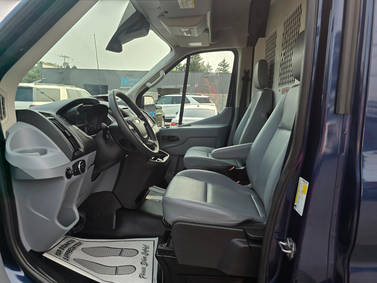 Ford Transit Van T-250 148" Med Rf 9000 GVWR Sliding RH Dr 2019