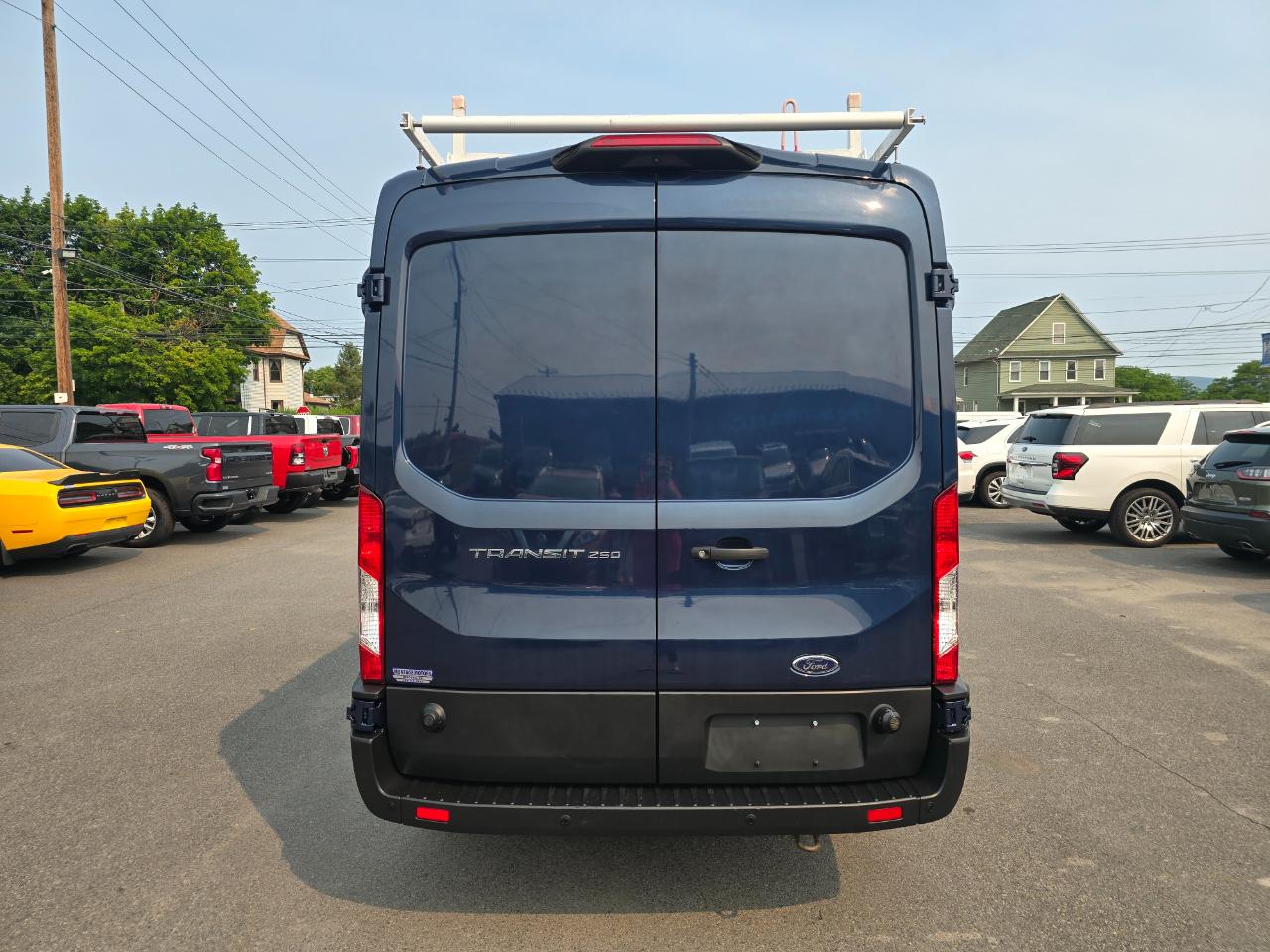 Ford Transit Van T-250 148" Med Rf 9000 GVWR Sliding RH Dr 2019