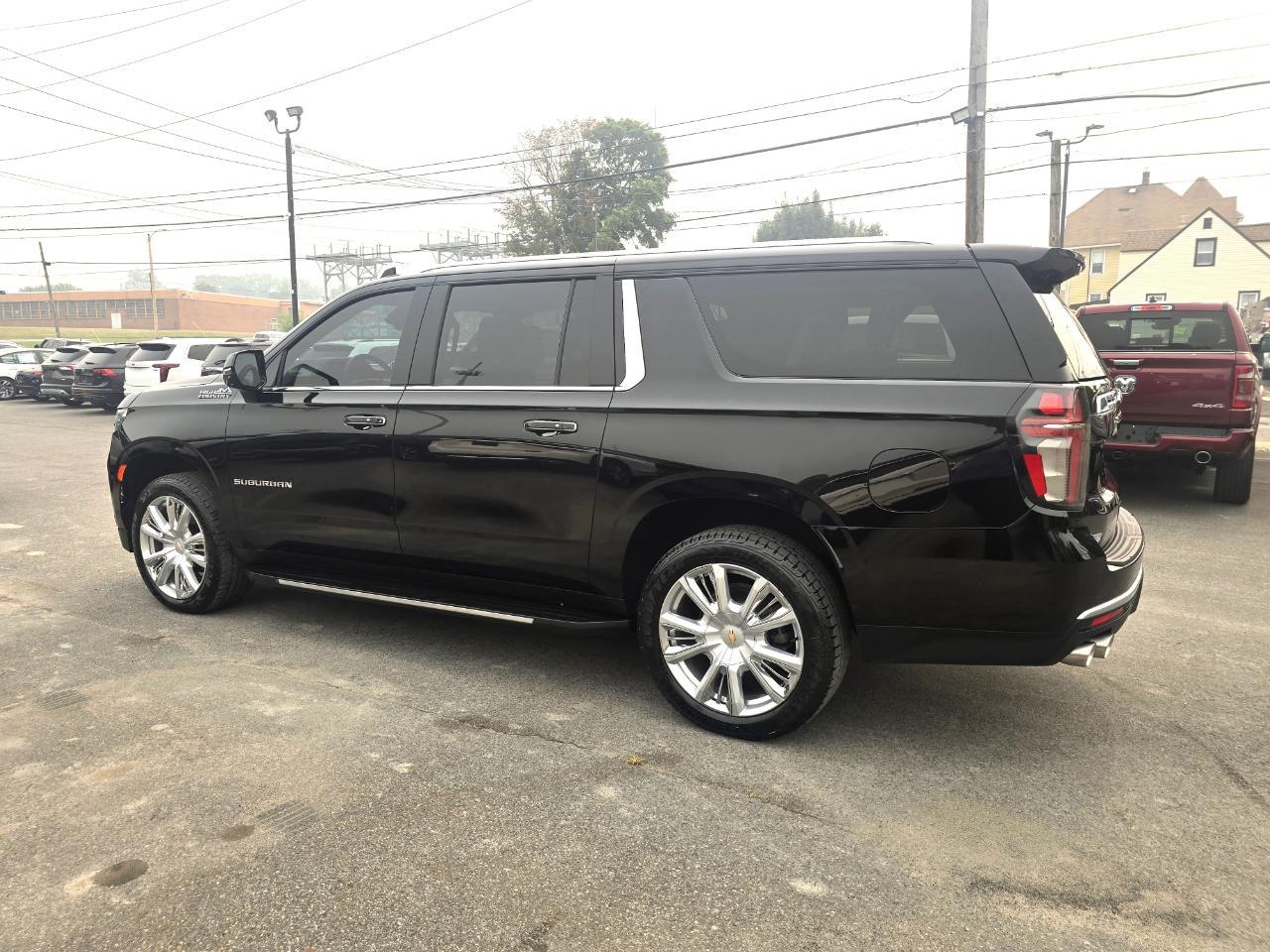 Chevrolet Suburban 4WD 4dr High Country 2023