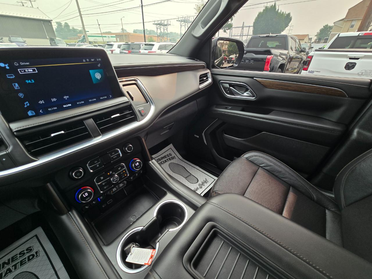 Chevrolet Suburban 4WD 4dr High Country 2023