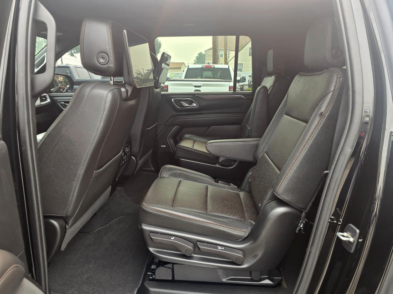 Chevrolet Suburban 4WD 4dr High Country 2023