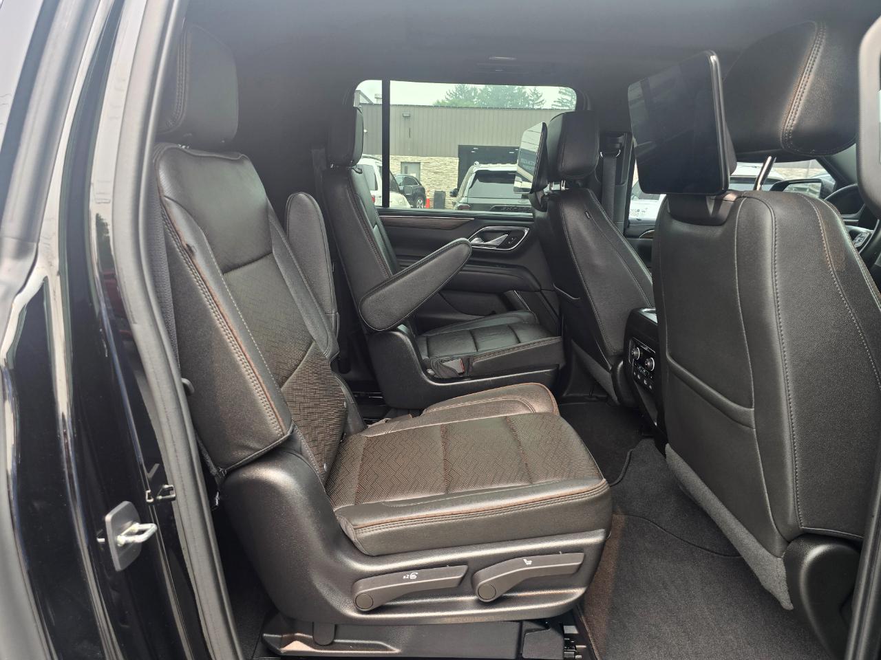 Chevrolet Suburban 4WD 4dr High Country 2023