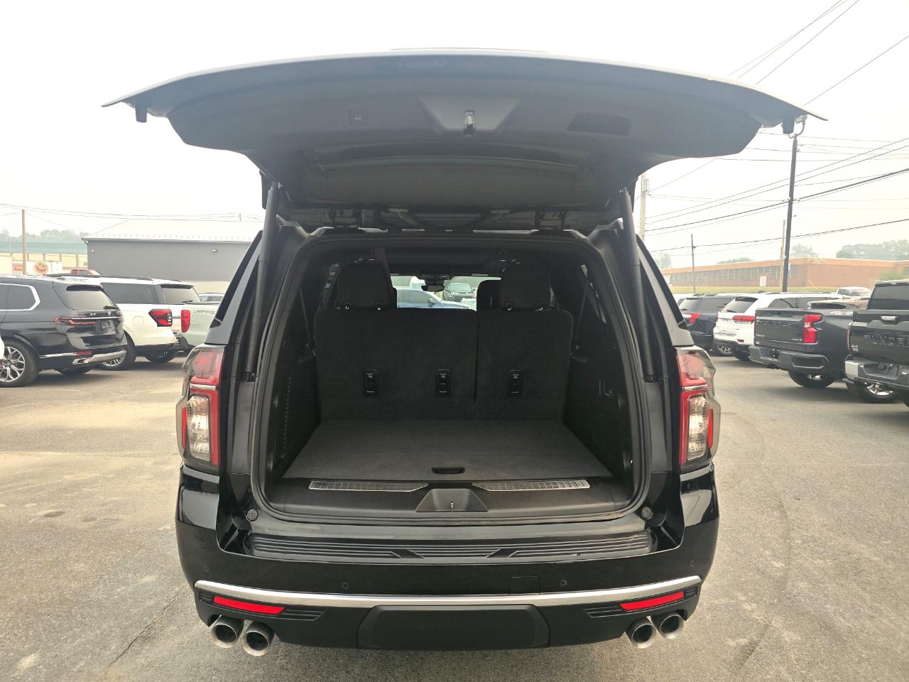 Chevrolet Suburban 4WD 4dr High Country 2023