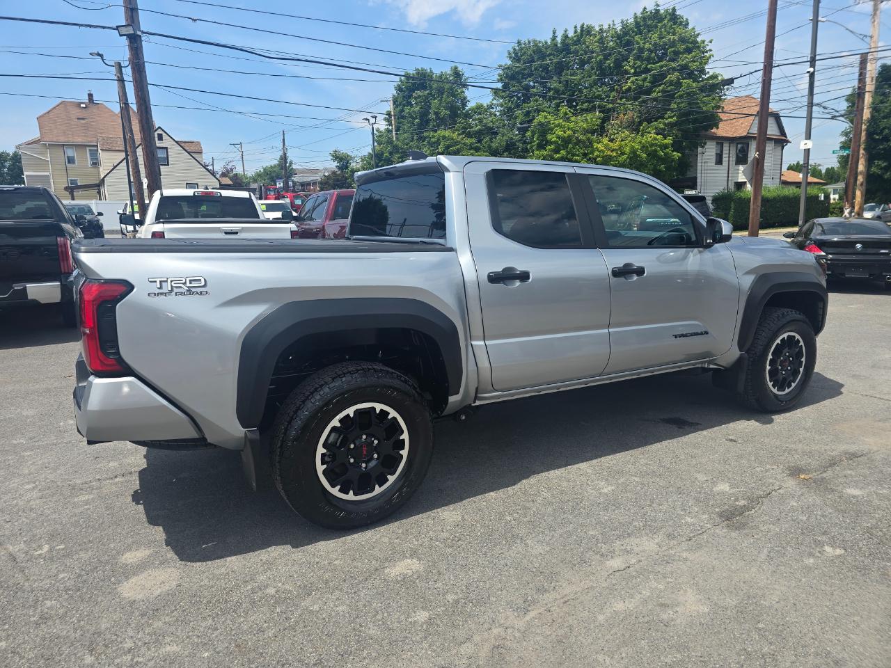 Toyota Tacoma 4WD  2025