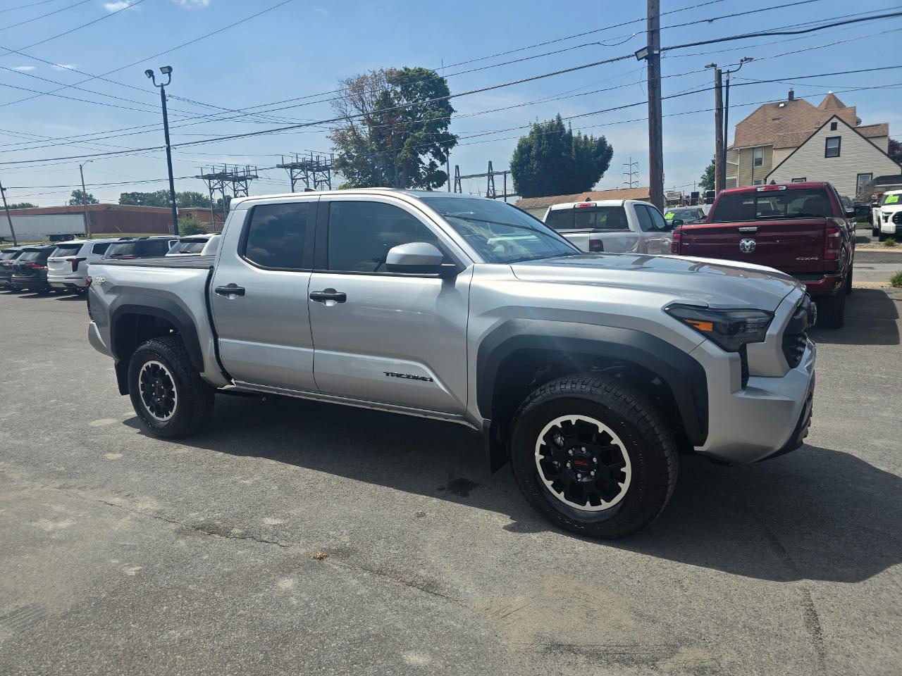Toyota Tacoma 4WD  2025
