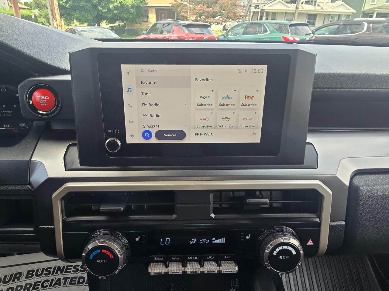Toyota Tacoma 4WD  2025