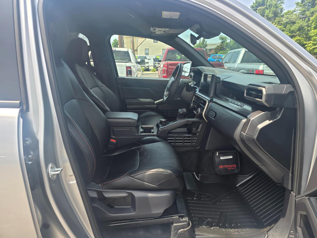 Toyota Tacoma 4WD  2025