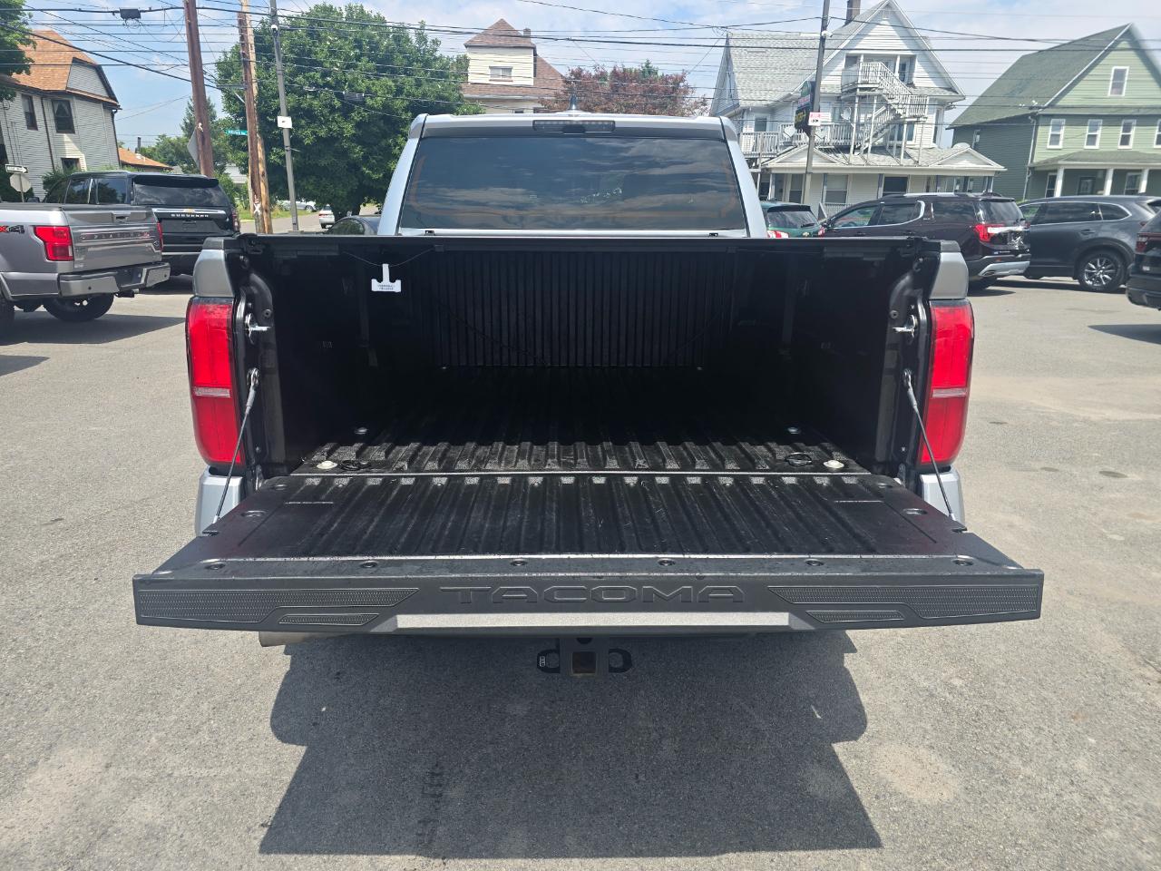 Toyota Tacoma 4WD  2025