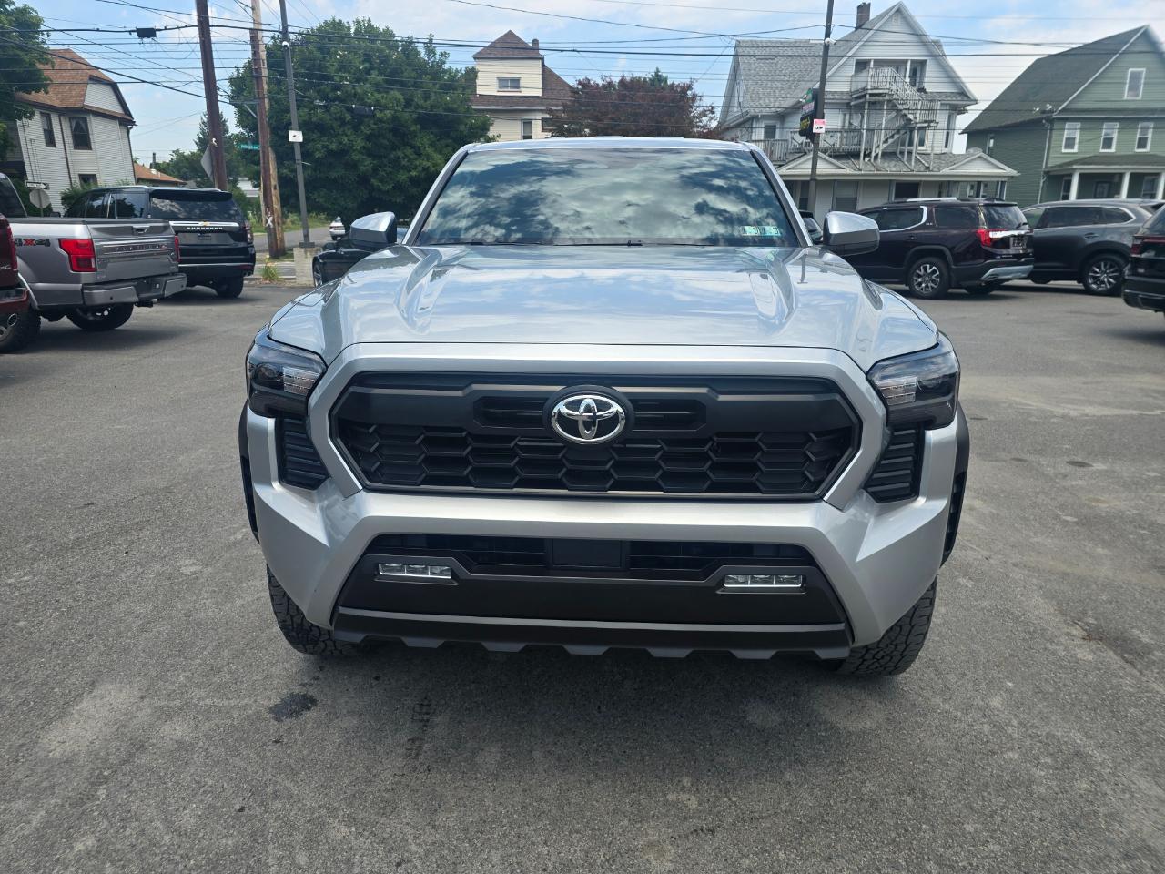 Toyota Tacoma 4WD  2025