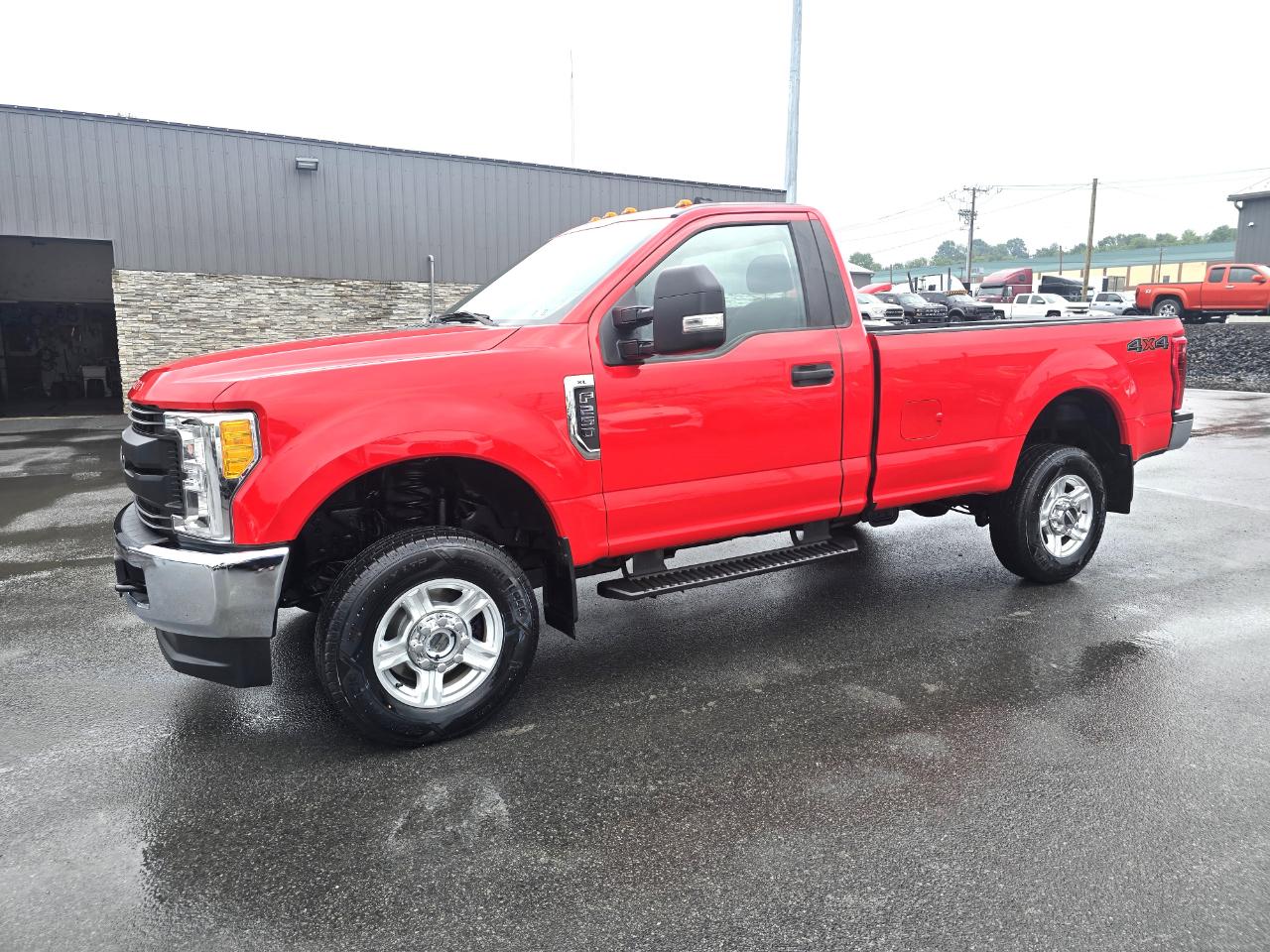 Ford Super Duty F-250 SRW XL 4WD Reg Cab 8' Box 2017