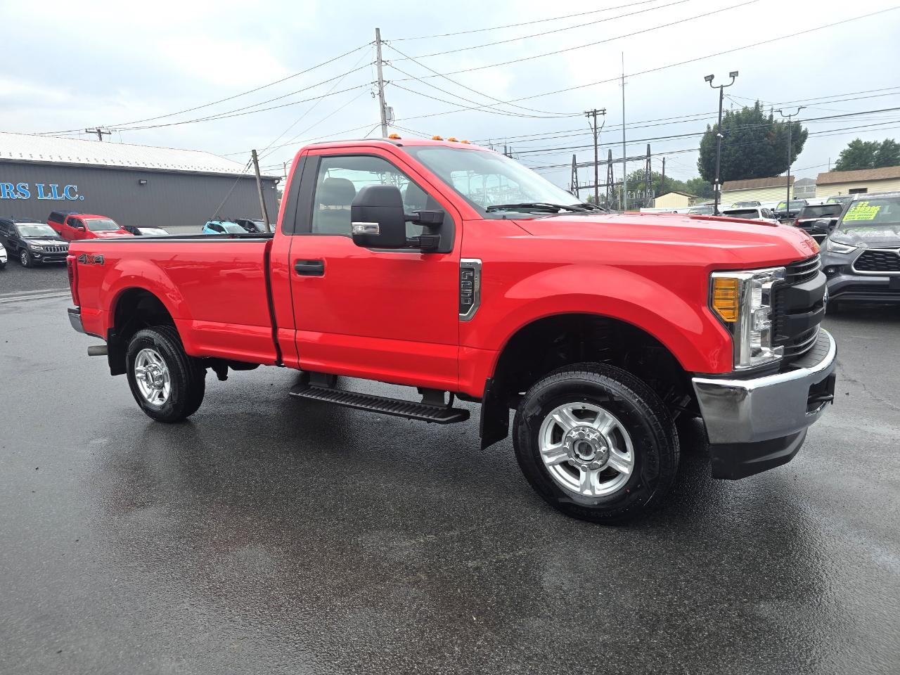 Ford Super Duty F-250 SRW XL 4WD Reg Cab 8' Box 2017