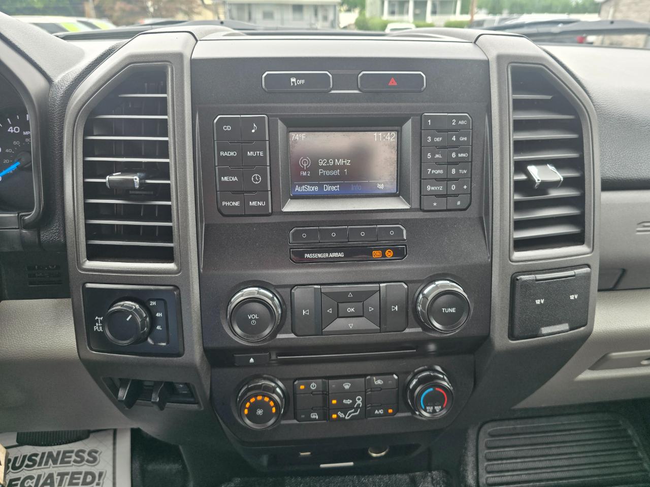 Ford Super Duty F-250 SRW XL 4WD Reg Cab 8' Box 2017