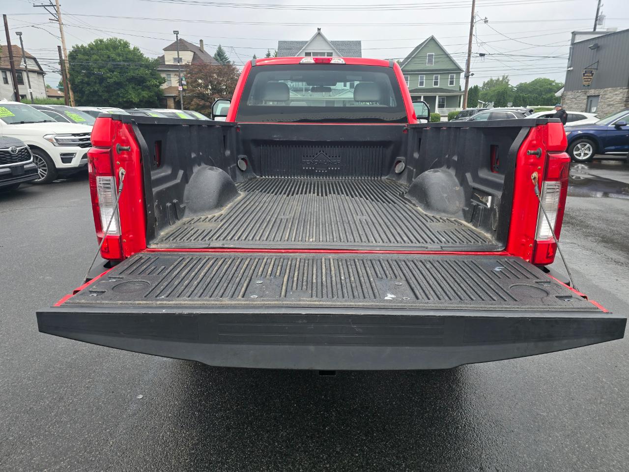 Ford Super Duty F-250 SRW XL 4WD Reg Cab 8' Box 2017