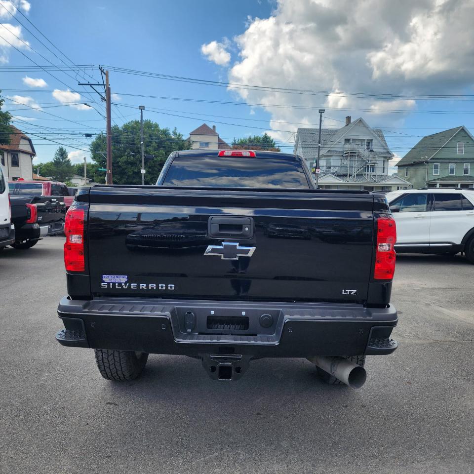 Chevrolet Silverado 2500HD 4WD Crew Cab 153.7" LTZ 2018