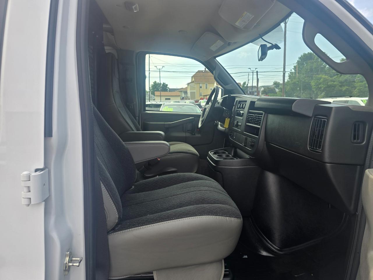 Chevrolet Express Cargo Van  2025