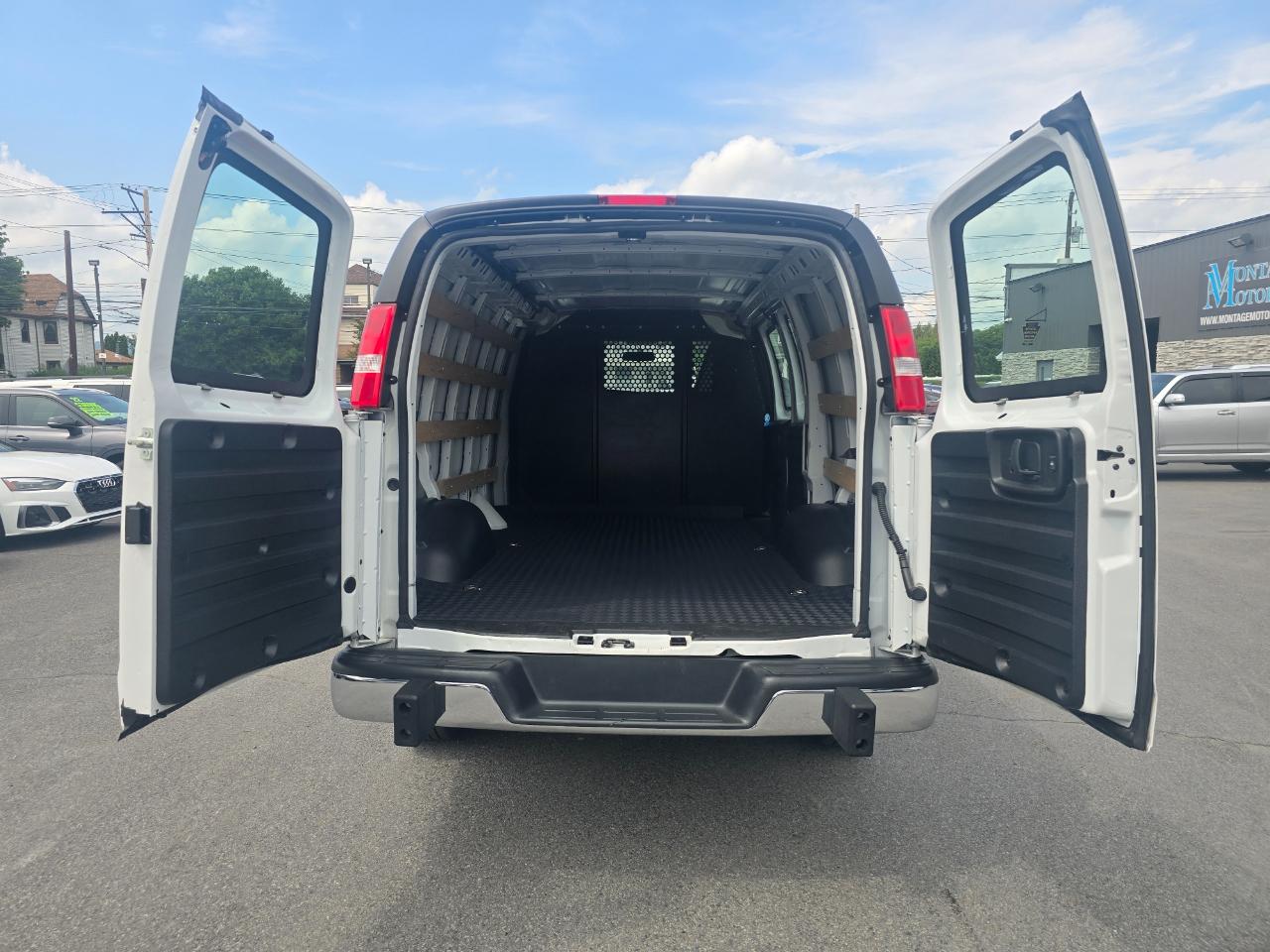 Chevrolet Express Cargo Van  2025