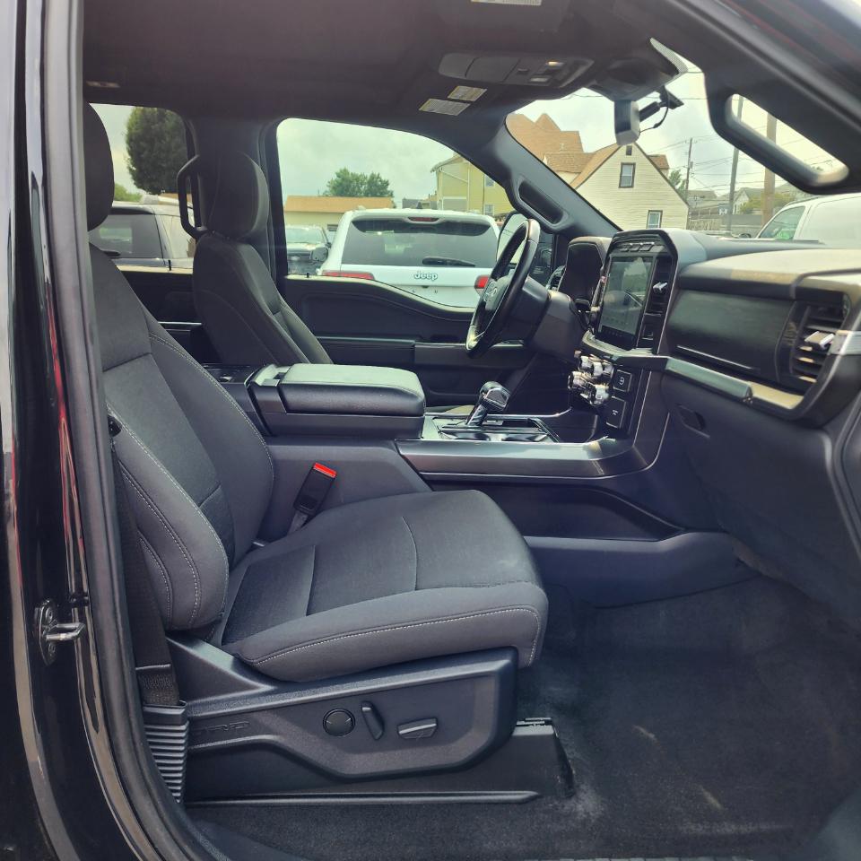 Ford F-150 XLT SuperCrew 4WD 2023