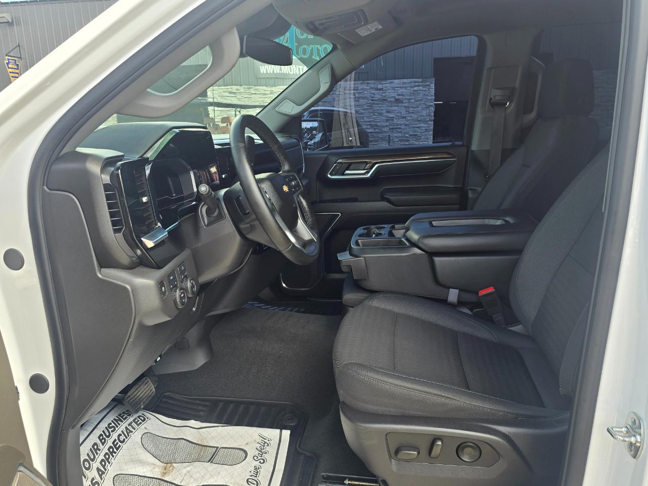 Chevrolet Silverado 1500  2025