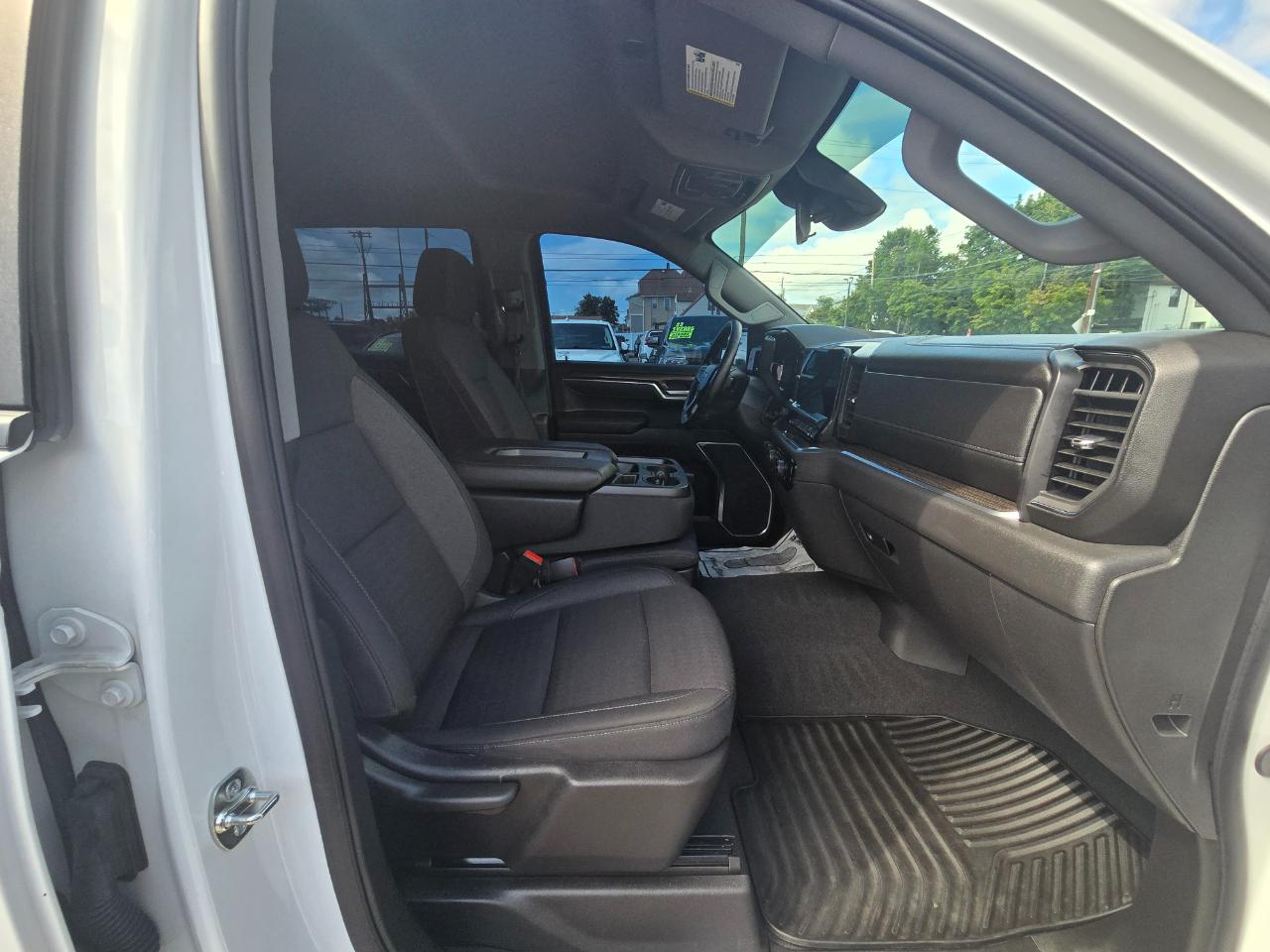 Chevrolet Silverado 1500  2025
