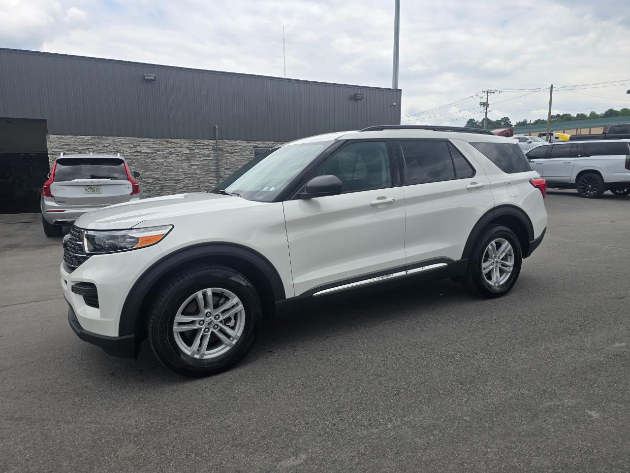 Ford Explorer XLT 4WD 2024