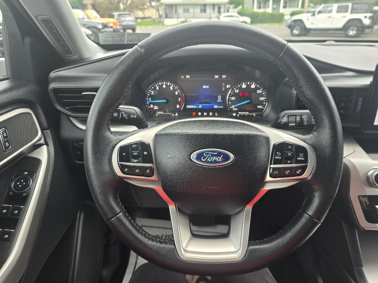 Ford Explorer XLT 4WD 2024
