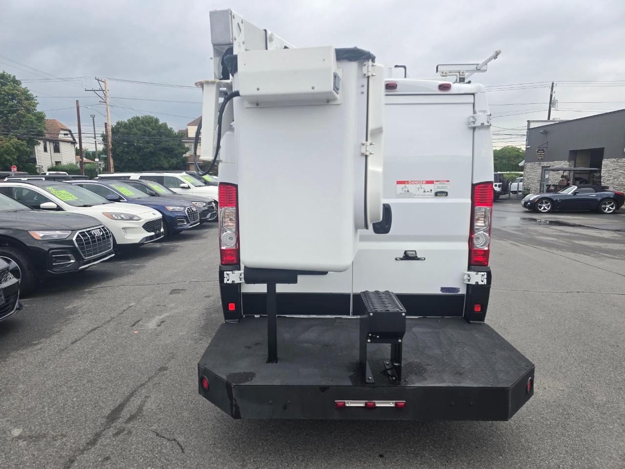 RAM ProMaster Cargo Van 3500 Low Roof 136" WB 2023