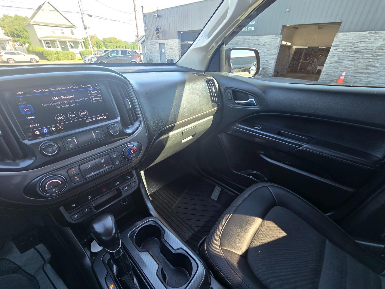 GMC Canyon 4WD Crew Cab AT4 2022