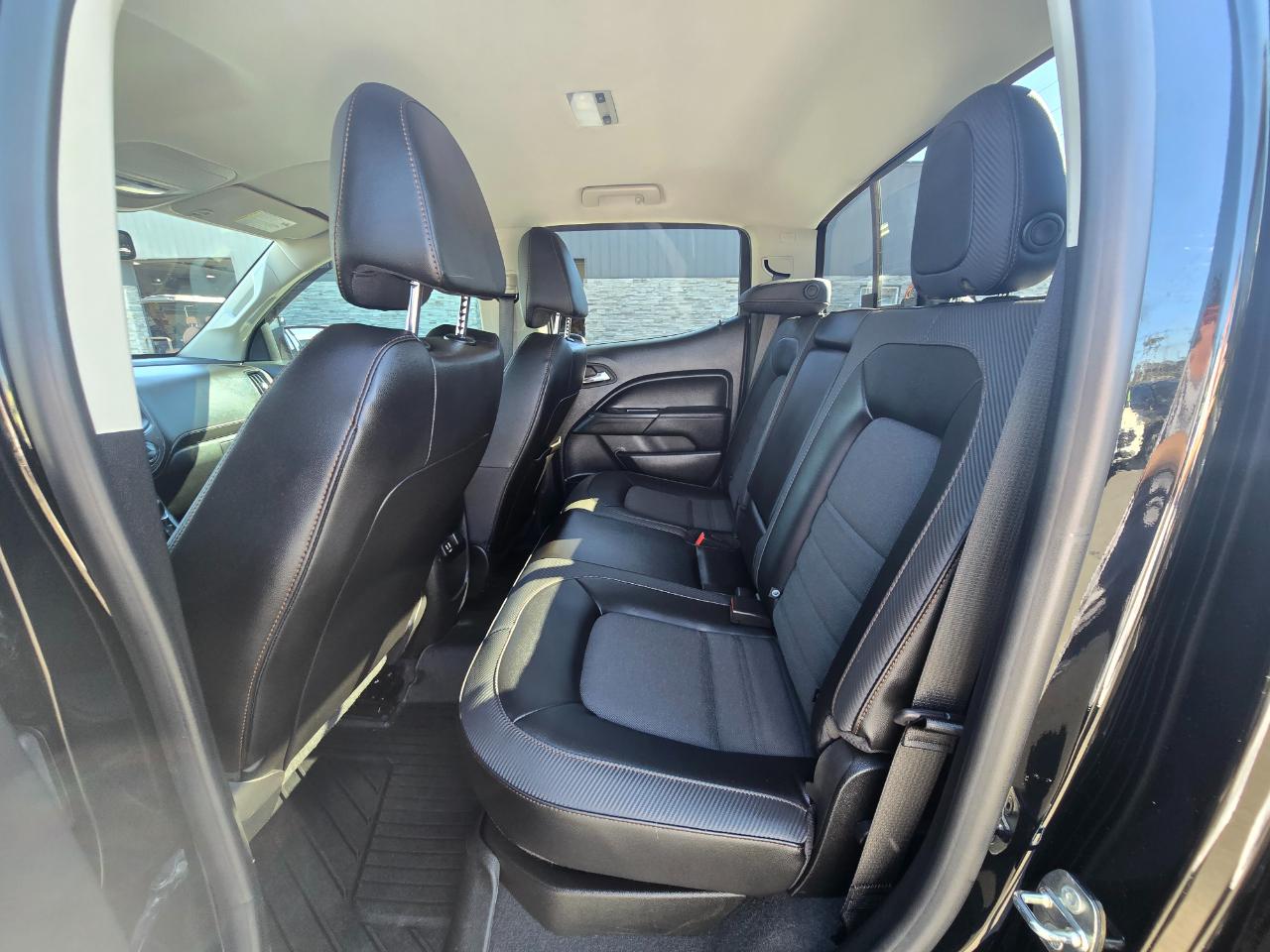 GMC Canyon 4WD Crew Cab AT4 2022
