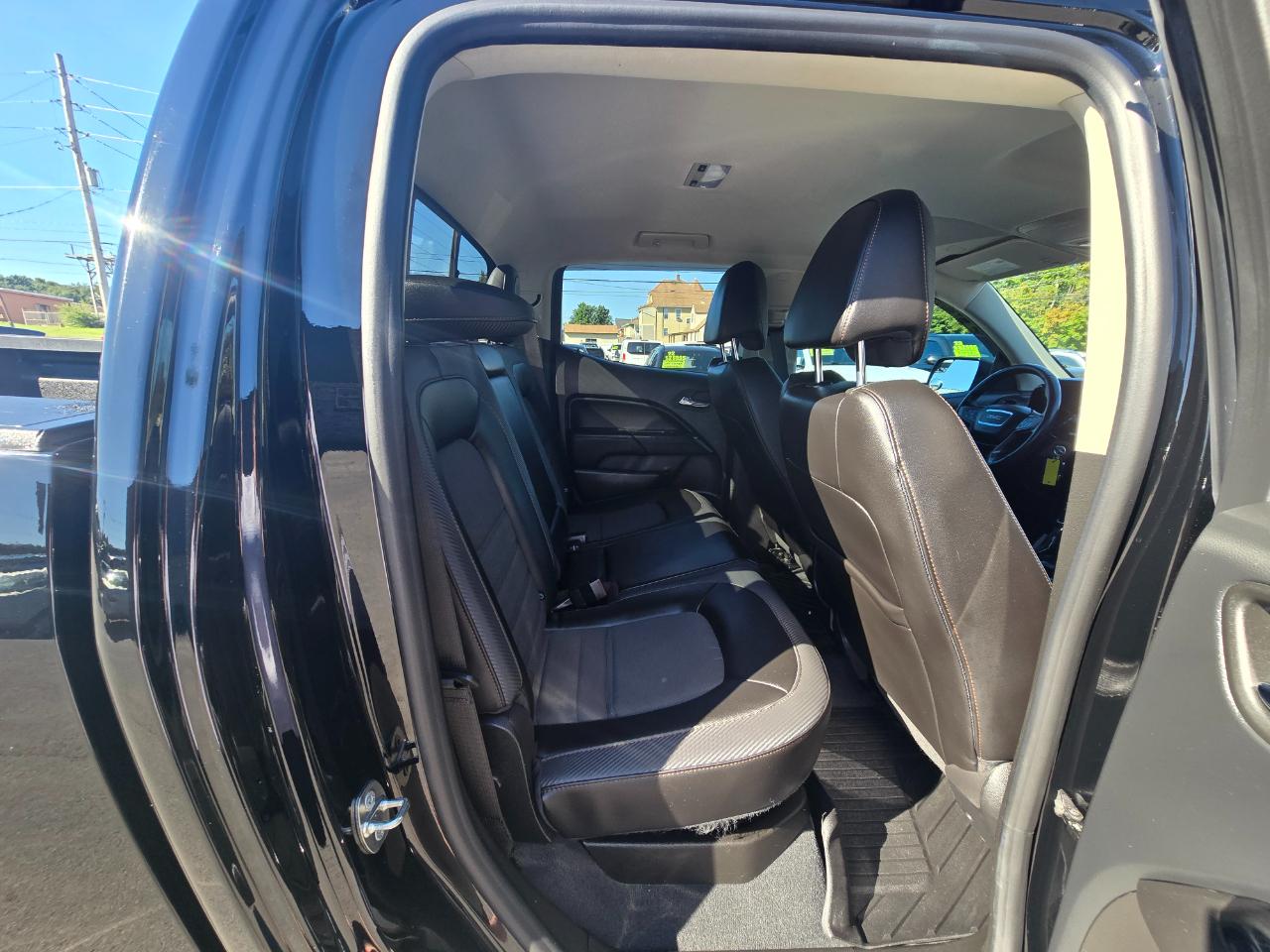 GMC Canyon 4WD Crew Cab AT4 2022