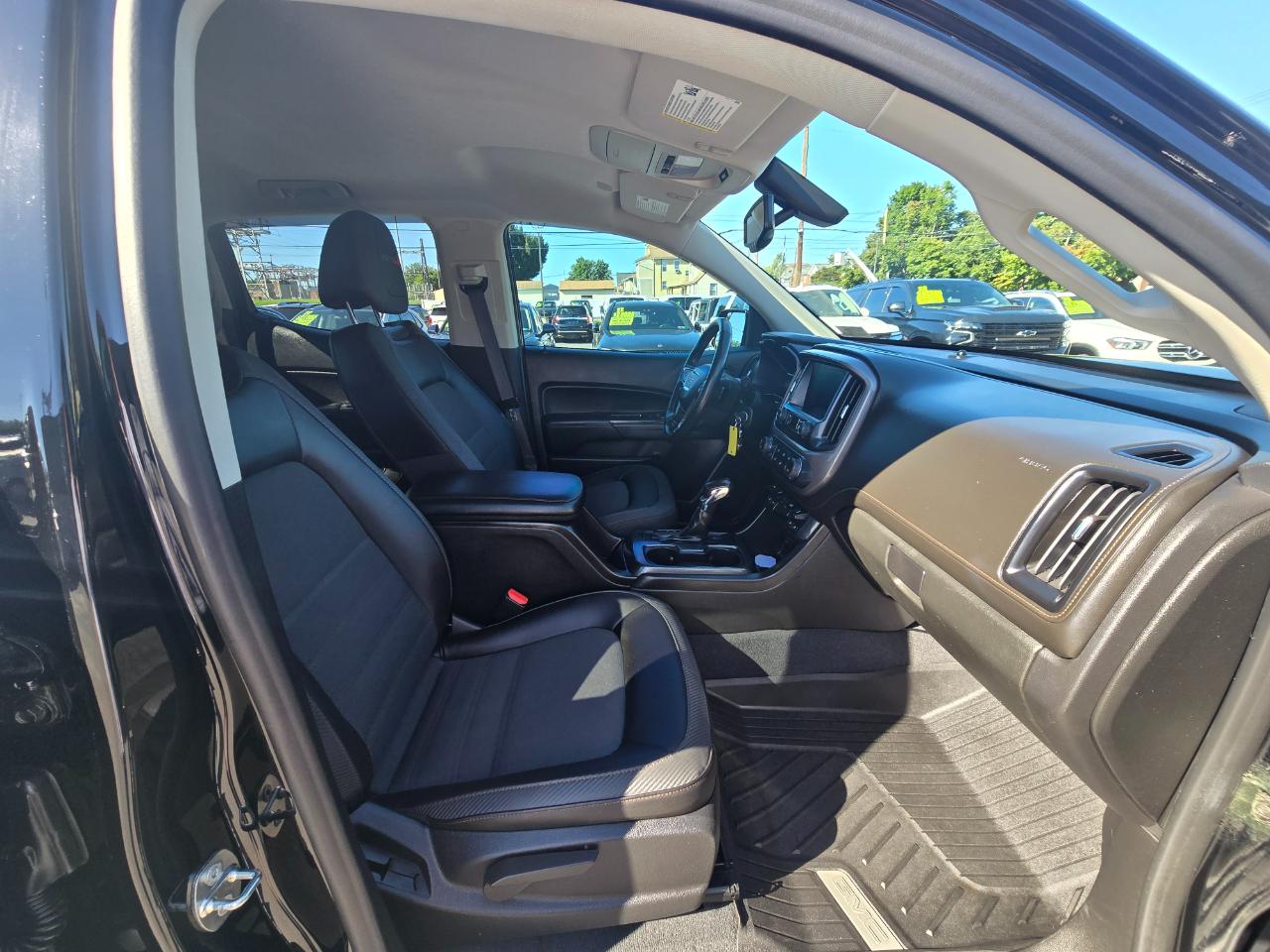 GMC Canyon 4WD Crew Cab AT4 2022